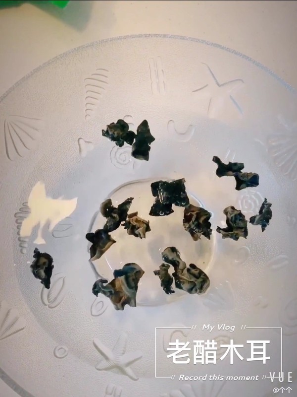 老醋木耳(CUCU有機(jī)醋)的做法-酸辣味拌菜譜-易網(wǎng)<a href=http://m.aoa7937.com/ target=_blank class=infotextkey>健康養(yǎng)生</a>網(wǎng) 老醋木耳(CUCU有機(jī)醋)的做法-酸辣味拌菜譜