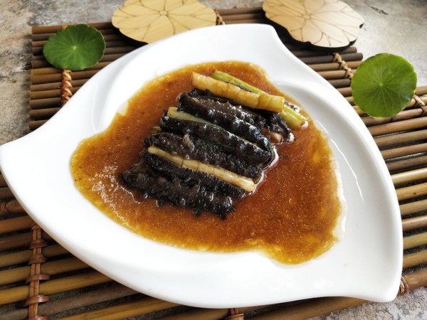 蔥燒海參的做法-咸鮮味燒菜譜-易網(wǎng)健康養(yǎng)生網(wǎng) 蔥燒海參的做法-咸鮮味燒菜譜