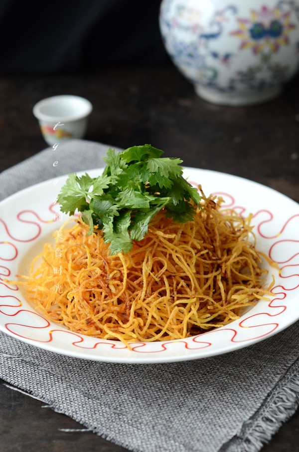 香酥土豆絲的做法-酸甜味炸菜譜-易網(wǎng)健康養(yǎng)生網(wǎng) 香酥土豆絲的做法-酸甜味炸菜譜
