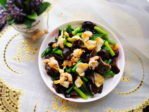 蒜苔炒假鮑魚(yú)的做法-咸鮮味炒菜譜-易網(wǎng)健康養(yǎng)生網(wǎng) 蒜苔炒假鮑魚(yú)的做法-咸鮮味炒菜譜