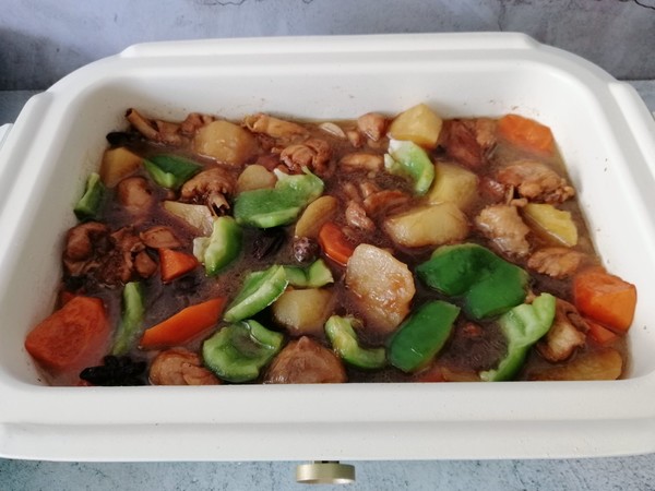 土豆胡蘿卜燜雞塊的做法-咸鮮味燉菜譜