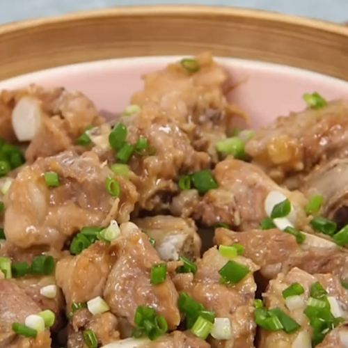 香芋蒸排骨的做法-蔥香味炒菜譜-易網健康養生網 香芋蒸排骨的做法-蔥香味炒菜譜