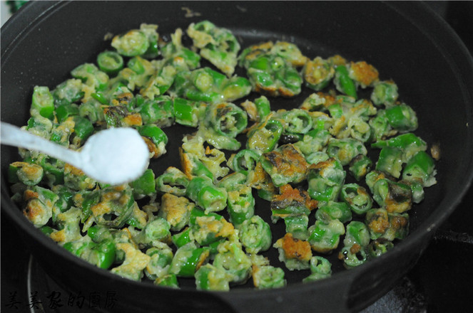 青椒炒面的做法-香辣味炒菜譜-易網(wǎng)健康養(yǎng)生網(wǎng) 青椒炒面的做法-香辣味炒菜譜