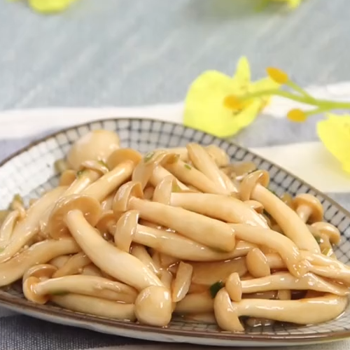 素炒白玉菇的做法-家常味炒菜譜-易網(wǎng)健康養(yǎng)生網(wǎng) 素炒白玉菇的做法-家常味炒菜譜