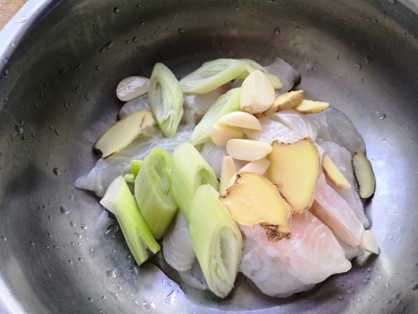 西紅柿燉巴沙魚(yú)的做法-家常味炒菜譜-易網(wǎng)健康養(yǎng)生網(wǎng) 西紅柿燉巴沙魚(yú)的做法-家常味炒菜譜