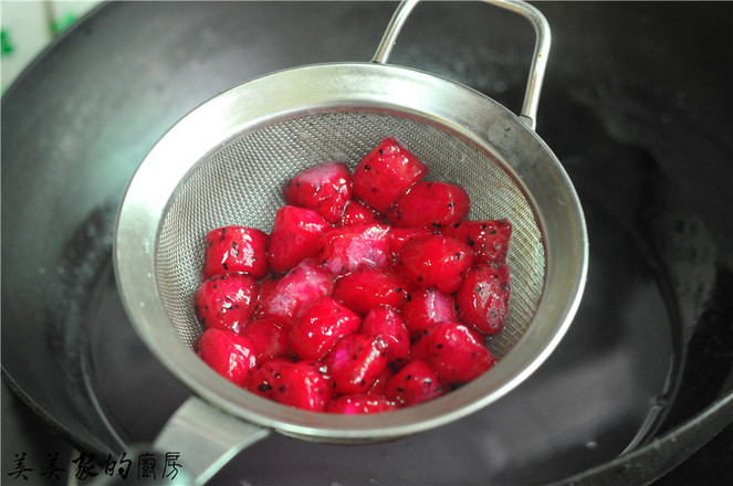 火龍果丸子拌黃瓜的做法-家常味拌菜譜-易網(wǎng)健康養(yǎng)生網(wǎng) 火龍果丸子拌黃瓜的做法-家常味拌菜譜