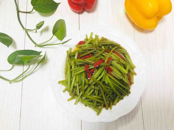 素炒山芋藤的做法-家常味炒菜譜-易網(wǎng)健康養(yǎng)生網(wǎng) 素炒山芋藤的做法-家常味炒菜譜