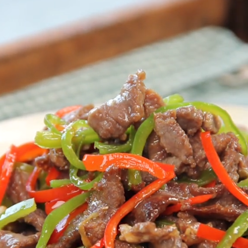 青椒牛肉的做法-家常味炒菜譜-易網健康養生網 青椒牛肉的做法-家常味炒菜譜