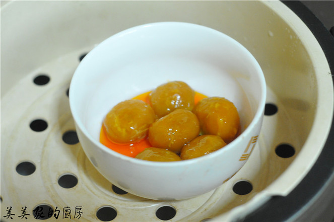 咸蛋黃焗苦瓜的做法-家常味炒菜譜-易網<a href=http://m.aoa7937.com/ target=_blank class=infotextkey>健康養生</a>網 咸蛋黃焗苦瓜的做法-家常味炒菜譜