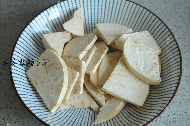 炸香芋片的做法-家常味炸菜譜-易網健康養(yǎng)生網 炸香芋片的做法-家常味炸菜譜