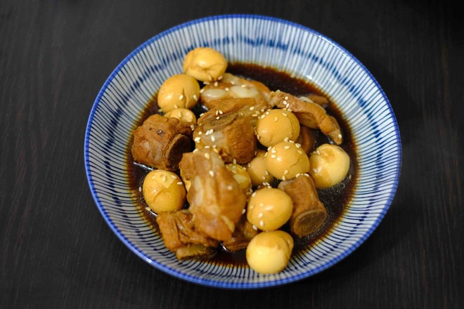 鵪鶉蛋燒排骨的做法-咸鮮味燒菜譜-易網健康養生網 鵪鶉蛋燒排骨的做法-咸鮮味燒菜譜