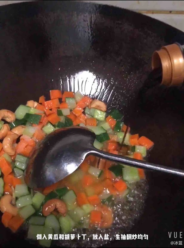 黃瓜胡蘿卜炒蝦仁的做法-家常味炒菜譜