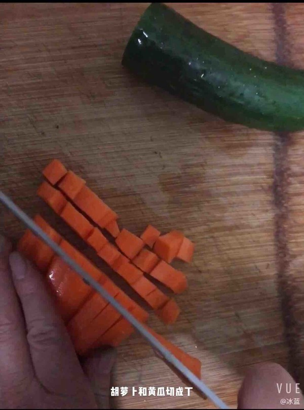 黃瓜胡蘿卜炒蝦仁的做法-家常味炒菜譜