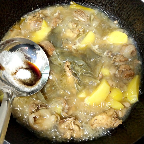 燉炒大公雞的做法-家常味燉菜譜-易網(wǎng)健康養(yǎng)生網(wǎng) 燉炒大公雞的做法-家常味燉菜譜