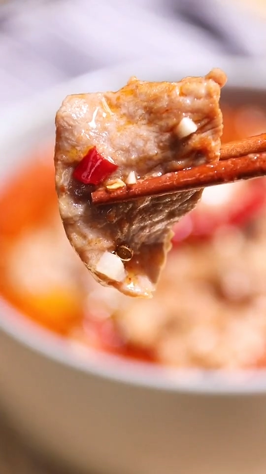 水煮牛肉的做法-香辣味炒菜譜-易網(wǎng)健康養(yǎng)生網(wǎng) 水煮牛肉的做法-香辣味炒菜譜
