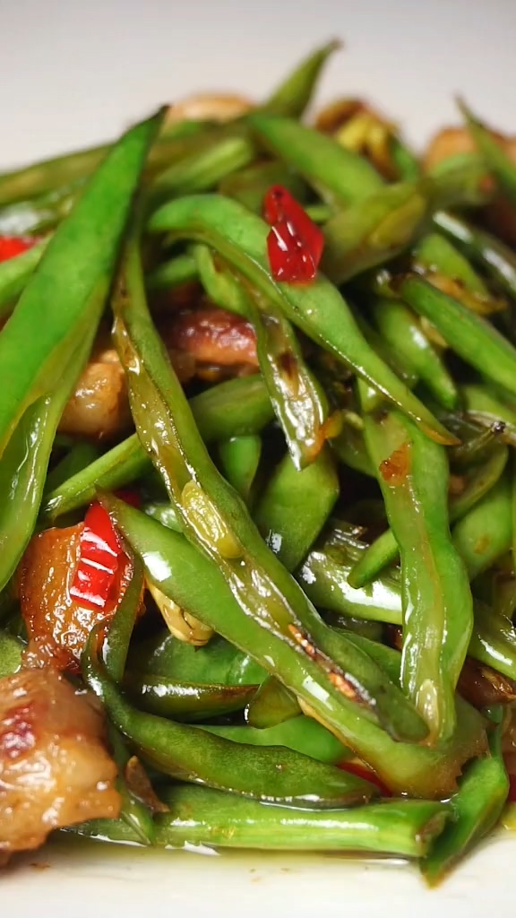 家常小炒四季豆的做法-咸鮮味炒菜譜-易網健康養生網 家常小炒四季豆的做法-咸鮮味炒菜譜
