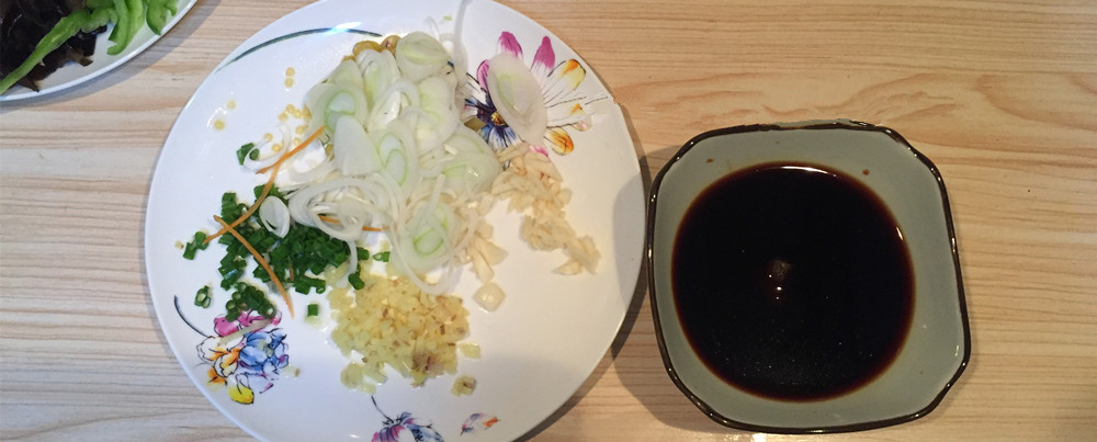 魚香肉絲,小美的美食的做法-魚香味炒菜譜-易網<a href=http://m.aoa7937.com/ target=_blank class=infotextkey>健康養生</a>網 魚香肉絲,小美的美食的做法-魚香味炒菜譜