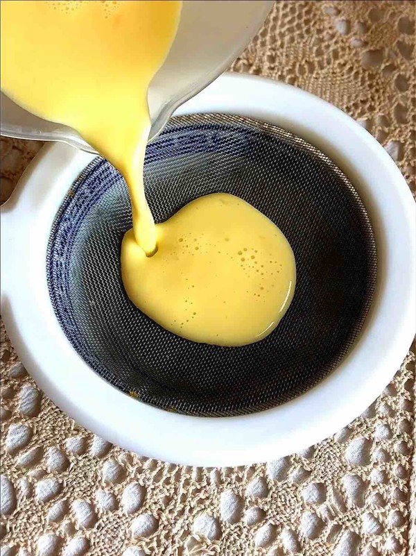 牛奶燉蛋的做法-奶香味蒸菜譜