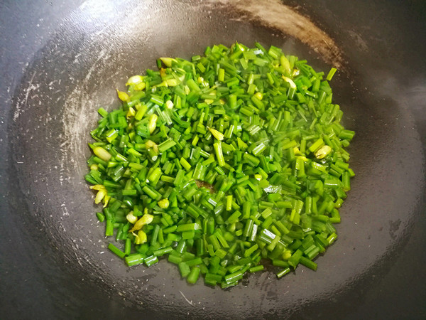 韭苔炒雞蛋的做法-家常味炒菜譜-易網健康養(yǎng)生網 韭苔炒雞蛋的做法-家常味炒菜譜