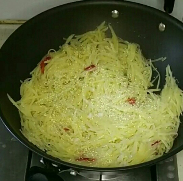 清炒土豆絲的做法-家常味炒菜譜