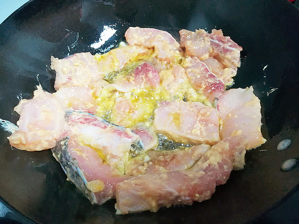 油煎魚片的做法-香辣味炸菜譜-易網(wǎng)健康養(yǎng)生網(wǎng) 油煎魚片的做法-香辣味炸菜譜