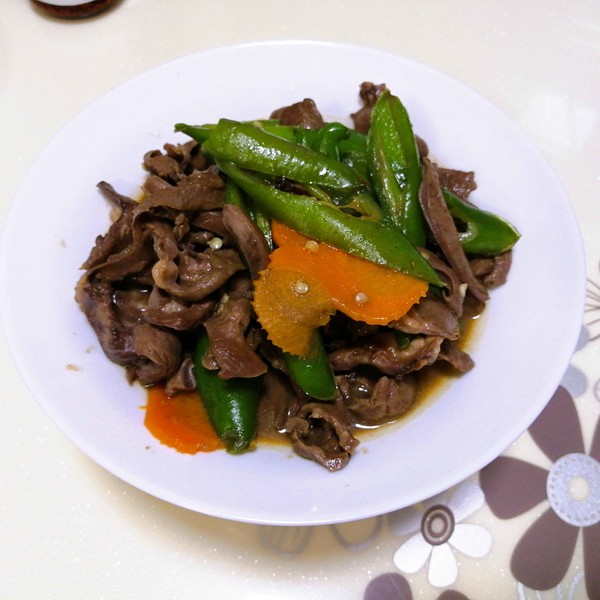 青椒炒豬心的做法-家常味炒菜譜-易網(wǎng)健康養(yǎng)生網(wǎng) 青椒炒豬心的做法-家常味炒菜譜