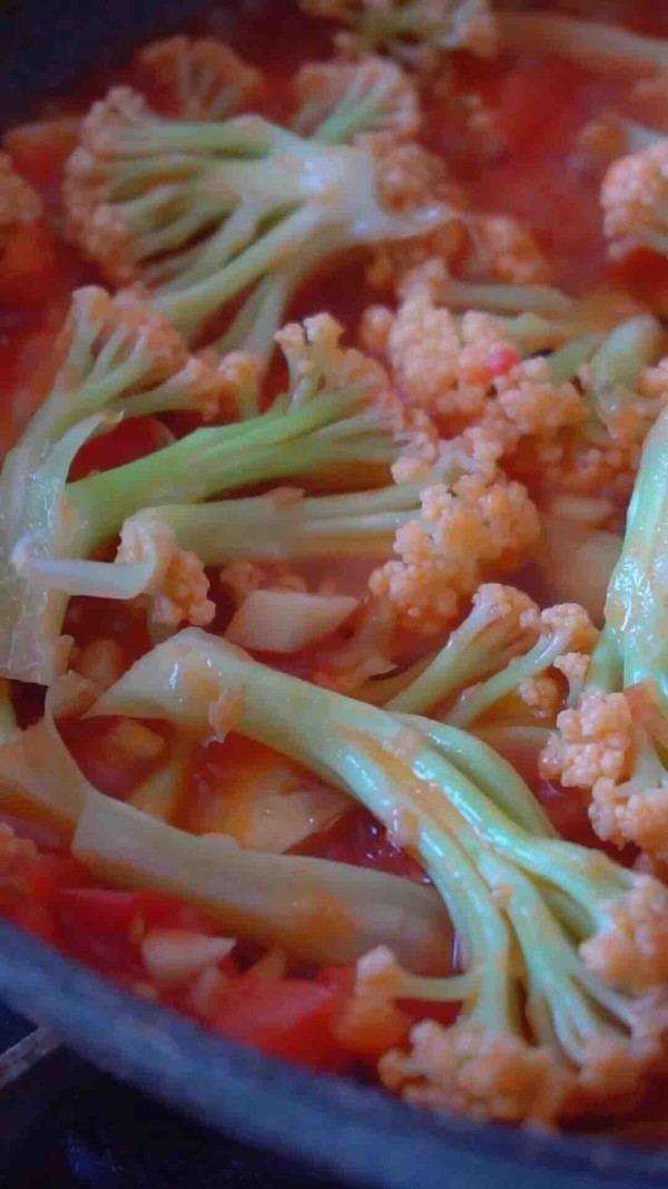 西紅柿炒花菜的做法-家常味炒菜譜-易網健康養生網 西紅柿炒花菜的做法-家常味炒菜譜