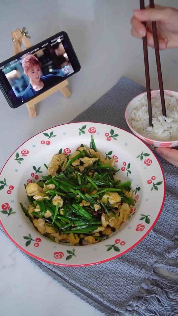 韭菜炒雞蛋的做法-家常味炒菜譜-易網健康養生網 韭菜炒雞蛋的做法-家常味炒菜譜