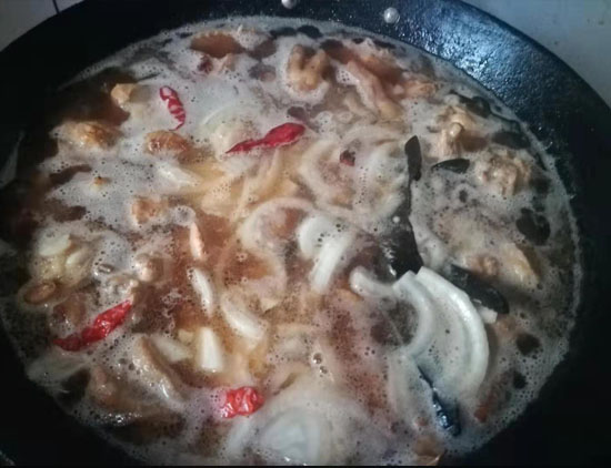 靈芝燉雞的做法-家常味燉菜譜-易網(wǎng)健康養(yǎng)生網(wǎng) 靈芝燉雞的做法-家常味燉菜譜