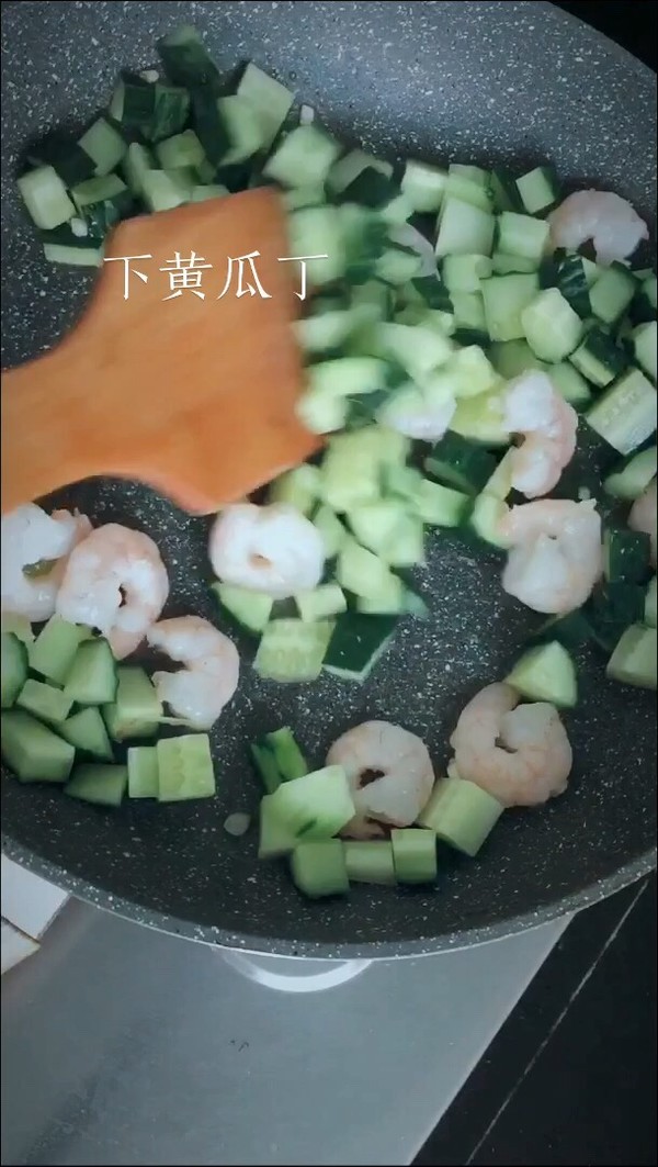 黃瓜丁炒蝦仁的做法-家常味炒菜譜