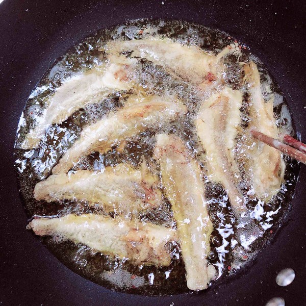 天婦羅小黃魚的做法-咸鮮味炸菜譜-易網(wǎng)健康養(yǎng)生網(wǎng) 天婦羅小黃魚的做法-咸鮮味炸菜譜