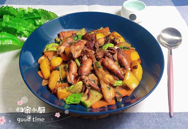 醬爆筆管魷魚(yú)(10分鐘快手菜)的做法-醬香味炒菜譜-易網(wǎng)健康養(yǎng)生網(wǎng) 醬爆筆管魷魚(yú)(10分鐘快手菜)的做法-醬香味炒菜譜