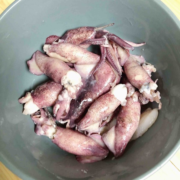 醬爆筆管魷魚(yú)(10分鐘快手菜)的做法-醬香味炒菜譜-易網(wǎng)健康養(yǎng)生網(wǎng) 醬爆筆管魷魚(yú)(10分鐘快手菜)的做法-醬香味炒菜譜