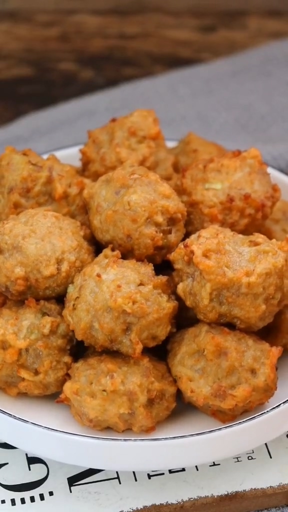 蓮藕肉丸子的做法-咸鮮味炸菜譜-易網(wǎng)健康養(yǎng)生網(wǎng) 蓮藕肉丸子的做法-咸鮮味炸菜譜