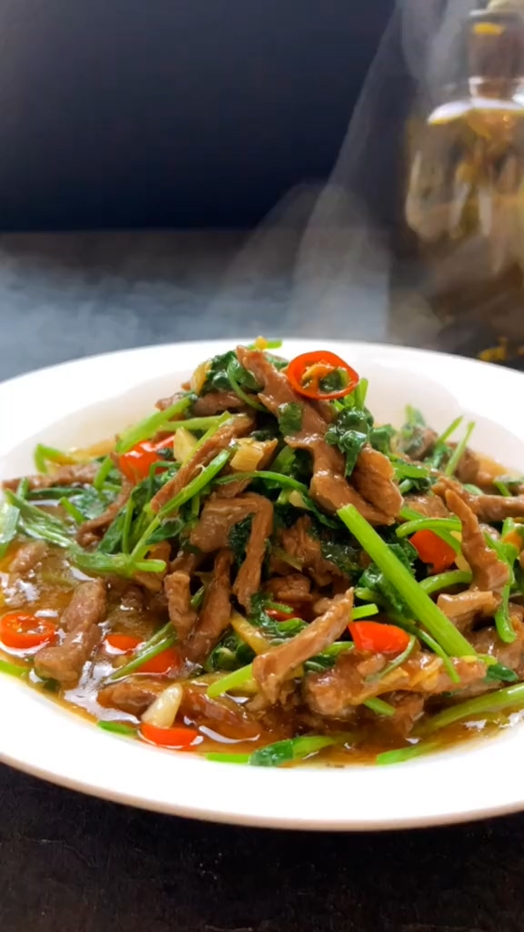 小炒牛肉的做法-咸鮮味炒菜譜-易網健康養生網 小炒牛肉的做法-咸鮮味炒菜譜