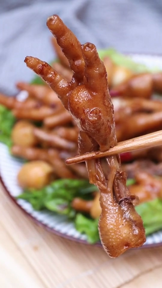 鵪鶉蛋雞爪的做法-咸鮮味燉菜譜-易網健康養生網 鵪鶉蛋雞爪的做法-咸鮮味燉菜譜