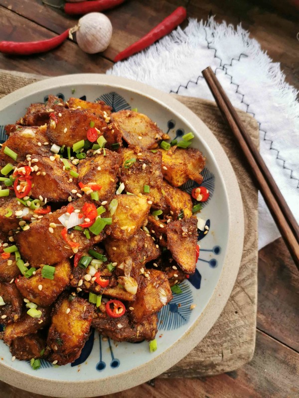 鍋巴土豆的做法-香辣味拌菜譜