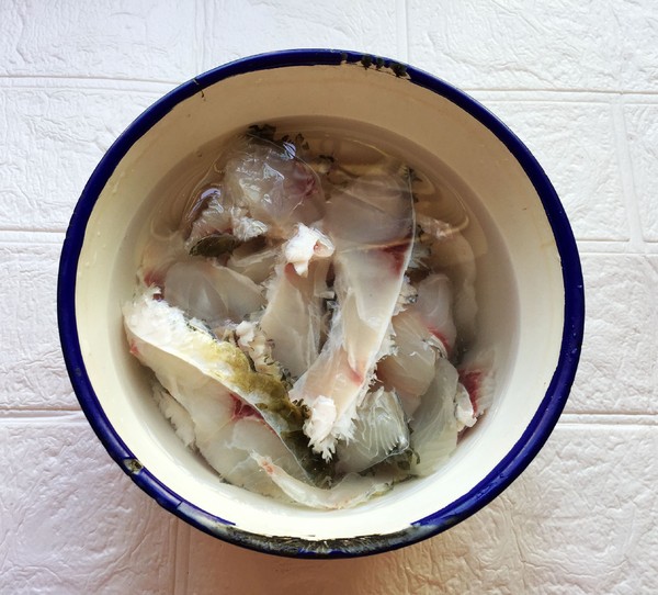 黑木耳蒸魚片的做法-家常味蒸菜譜-易網健康養生網 黑木耳蒸魚片的做法-家常味蒸菜譜
