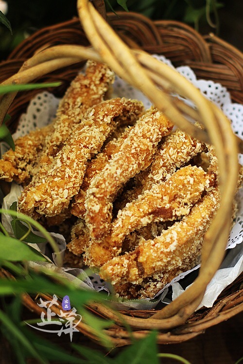 香酥鴨條的做法-香辣味炸菜譜-易網健康養生網 香酥鴨條的做法-香辣味炸菜譜