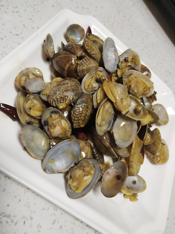 家常風味花蛤的做法-家常味燒菜譜-易網健康養生網 家常風味花蛤的做法-家常味燒菜譜