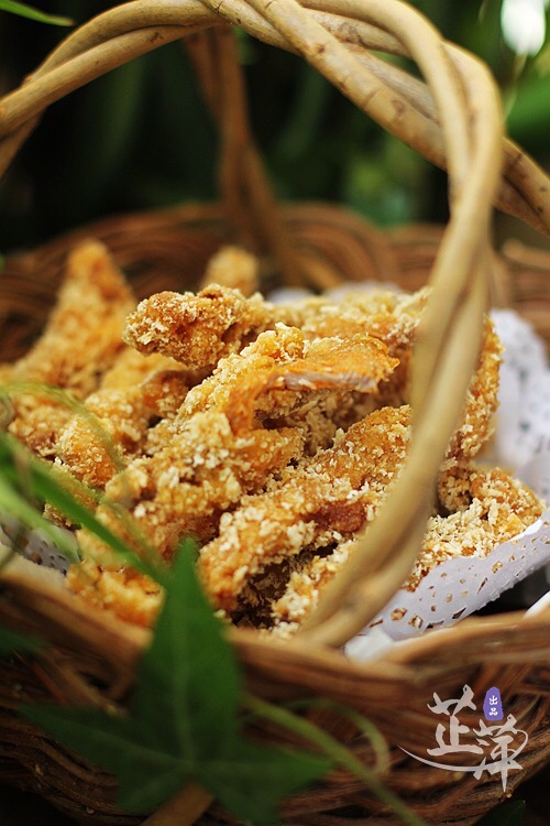 香酥鴨條的做法-香辣味炸菜譜-易網健康養生網 香酥鴨條的做法-香辣味炸菜譜