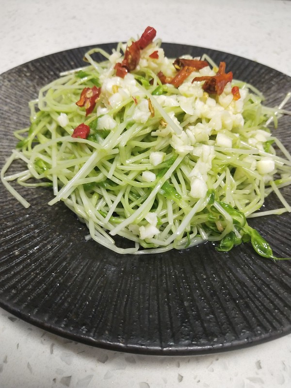 家常拌豆苗的做法-咸鮮味拌菜譜-易網(wǎng)健康養(yǎng)生網(wǎng) 家常拌豆苗的做法-咸鮮味拌菜譜