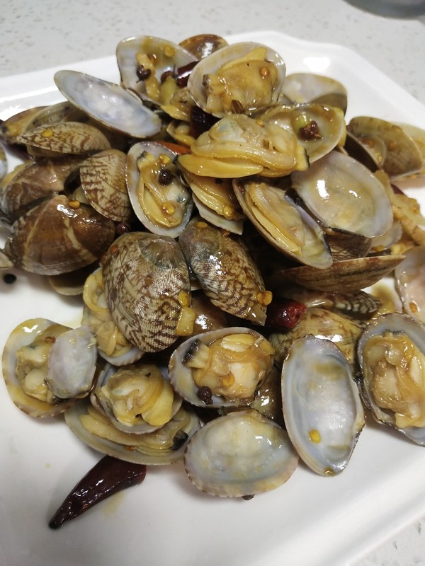 家常風味花蛤的做法-家常味燒菜譜-易網健康養生網 家常風味花蛤的做法-家常味燒菜譜
