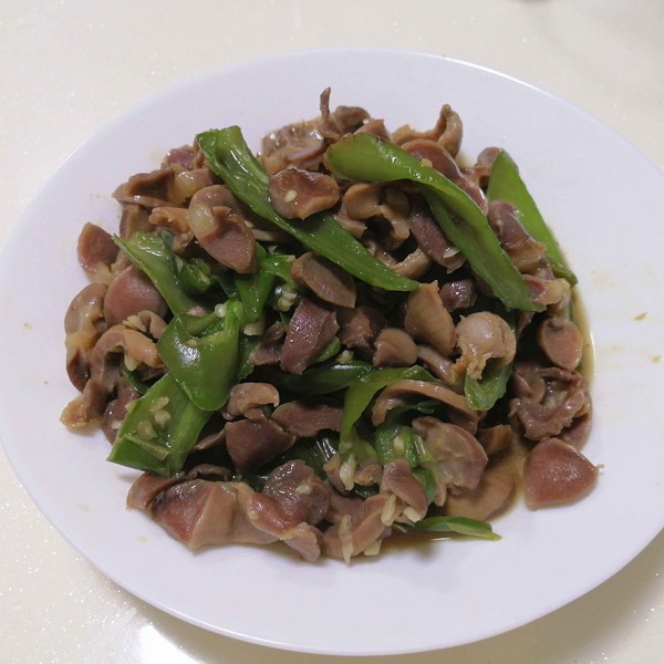 青辣椒炒雞腎的做法-家常味炒菜譜-易網(wǎng)健康養(yǎng)生網(wǎng) 青辣椒炒雞腎的做法-家常味炒菜譜