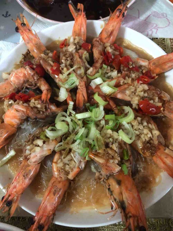 蒜蓉粉絲開背蝦的做法-咸鮮味蒸菜譜