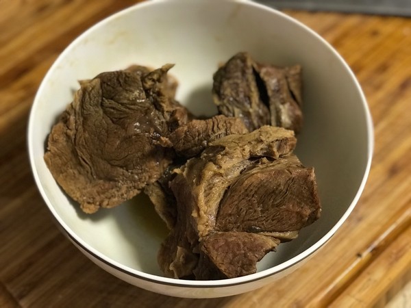 家庭版醬牛肉的做法-家常味燉菜譜-易網健康養生網 家庭版醬牛肉的做法-家常味燉菜譜