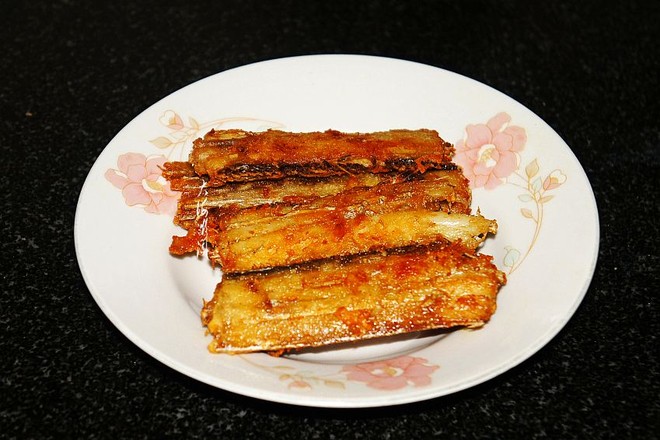 香煎帶魚的做法-咸鮮味煎菜譜-易網健康養生網 香煎帶魚的做法-咸鮮味煎菜譜