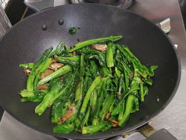 豆豉鯪魚(yú)炒麥菜的做法-家常味炒菜譜
