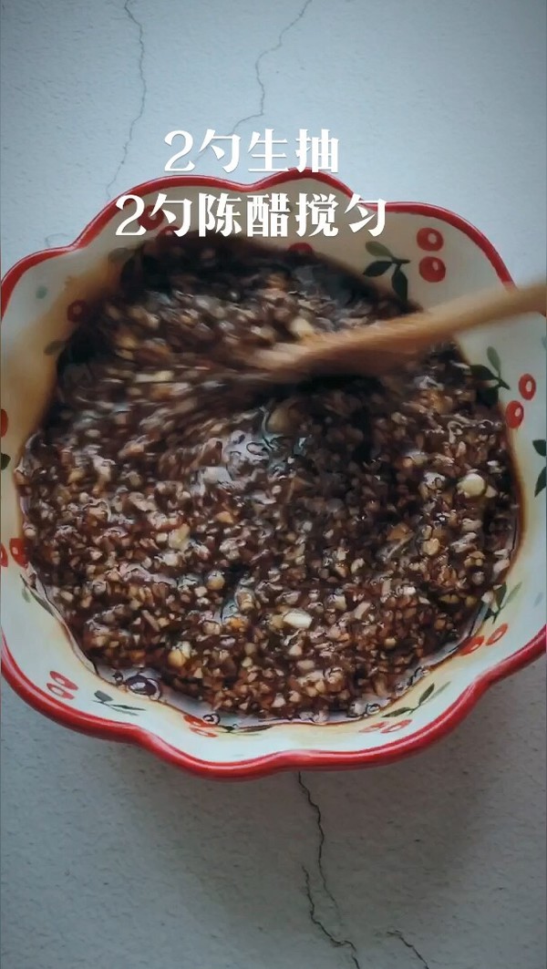 蒜蓉拌松花蛋的做法-咸鮮味拌菜譜