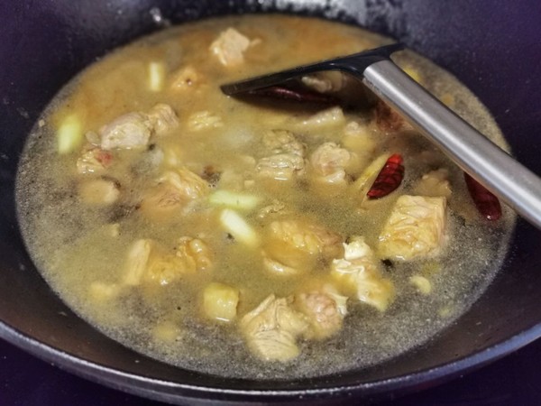 蔬菜燉牛肉貼餅子的做法-家常味燉菜譜-易網健康養生網 蔬菜燉牛肉貼餅子的做法-家常味燉菜譜